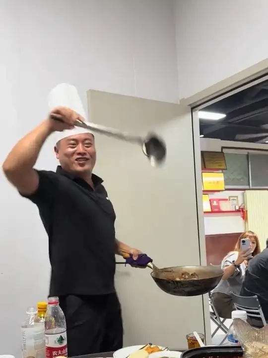 吃炒鸡还得来临沂，不枉跑360k m@张愿长 #临沂炒鸡 #临沂美食推荐